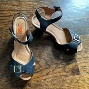 Miz Mooz Hype Black leather sandal with tan wooden platform Size 8